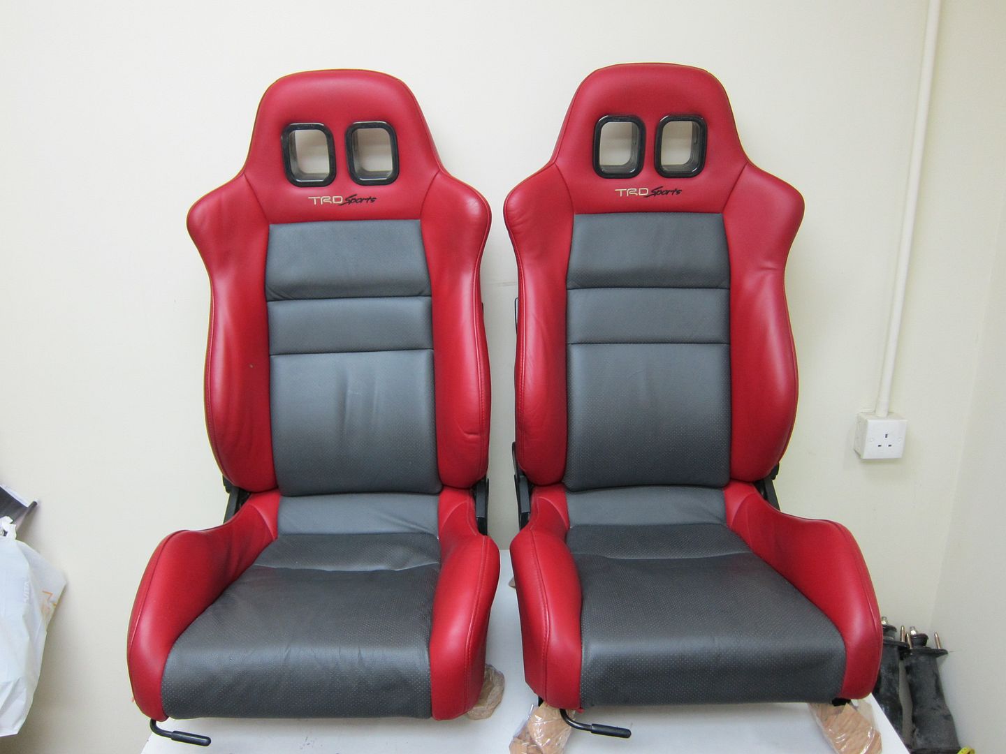 FS TRD Sport Seat (Custom Red & Grey Leather), RARE PicSSssSS